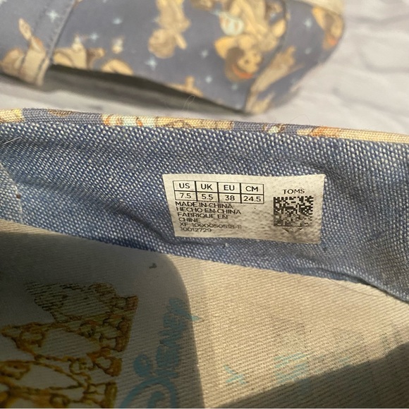 DISNEY x TOMS Womens 7.5 Slip On Canvas Flats - Picture 3 of 6